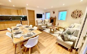 Le Janus, neuf, pied des pistes, grande terrasse, 2 garages et spa